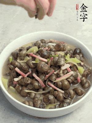 出鍋，撒點蔥花。